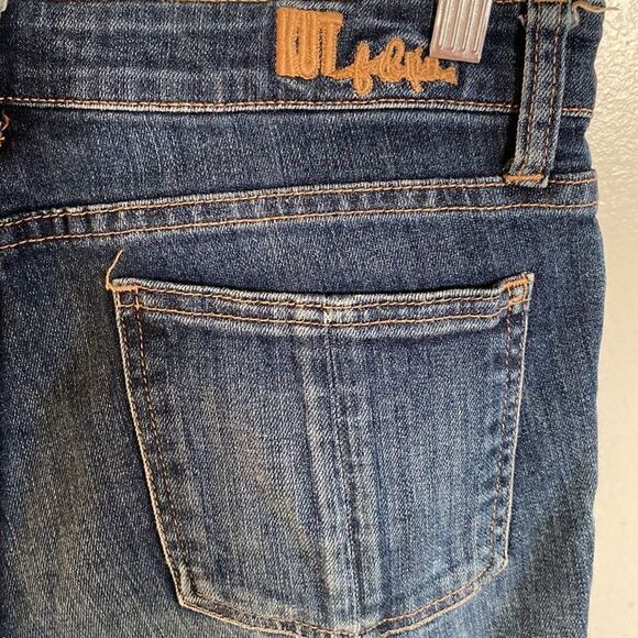 Kut from the Kloth- roll up Bermuda- medium wash- Size 6 - Picture 6 of 10